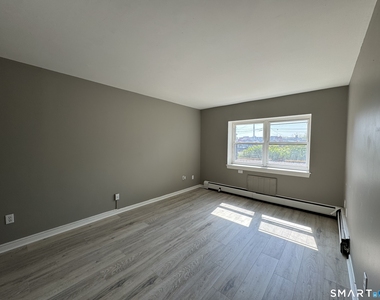 85 Union Avenue - Photo Thumbnail 2