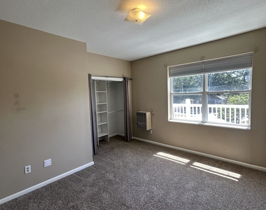 1064 Poquonnock Road - Photo Thumbnail 14
