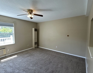1064 Poquonnock Road - Photo Thumbnail 10