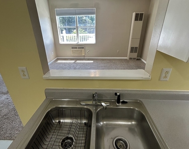 1064 Poquonnock Road - Photo Thumbnail 6