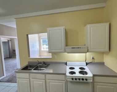 1064 Poquonnock Road - Photo Thumbnail 7