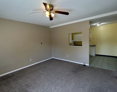 1064 Poquonnock Road - Photo Thumbnail 12