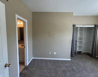 1064 Poquonnock Road - Photo Thumbnail 15