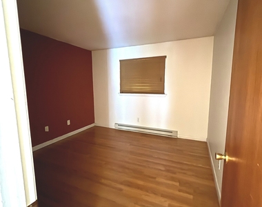 1660 Farmington Avenue - Photo Thumbnail 9