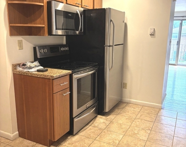 1660 Farmington Avenue - Photo Thumbnail 3
