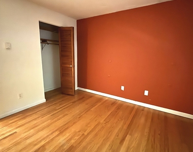 1660 Farmington Avenue - Photo Thumbnail 11