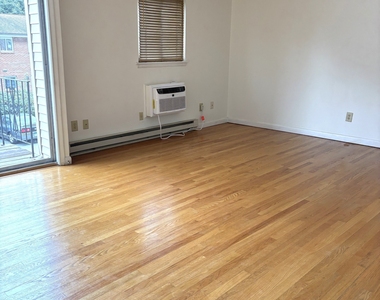 1660 Farmington Avenue - Photo Thumbnail 6