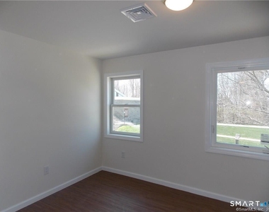 94 Lebanon Avenue - Photo Thumbnail 9
