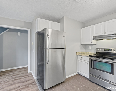 6 Irving Place - Photo Thumbnail 9