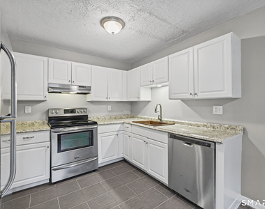 6 Irving Place - Photo Thumbnail 10