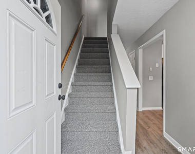 6 Irving Place - Photo Thumbnail 4