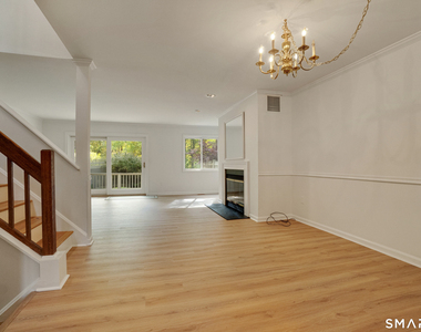 12 Boulevard Drive - Photo Thumbnail 2