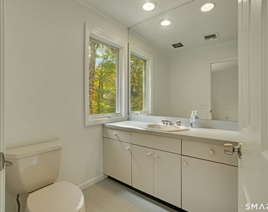 12 Boulevard Drive - Photo Thumbnail 12