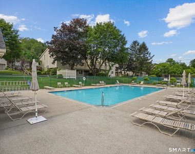 12 Boulevard Drive - Photo Thumbnail 18
