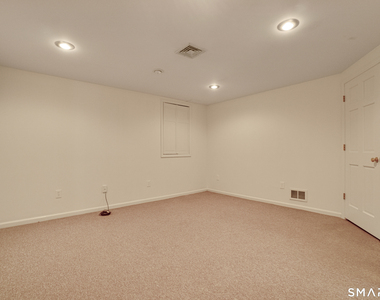 12 Boulevard Drive - Photo Thumbnail 13