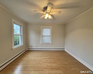462 Main Street - Photo Thumbnail 6
