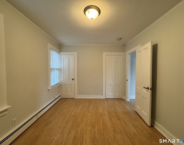462 Main Street - Photo Thumbnail 10