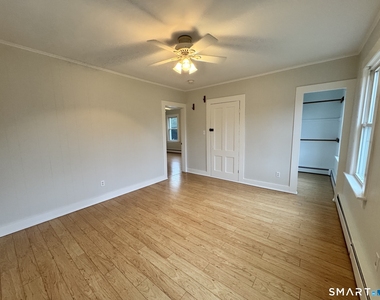 462 Main Street - Photo Thumbnail 5