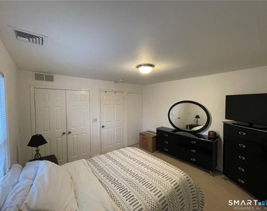 12 Maple Street - Photo Thumbnail 21