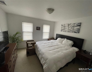 12 Maple Street - Photo Thumbnail 18