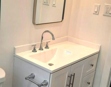 144 Colonial Road - Photo Thumbnail 12