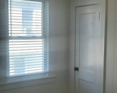144 Colonial Road - Photo Thumbnail 31