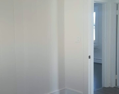 144 Colonial Road - Photo Thumbnail 29