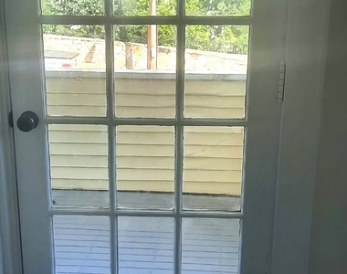 144 Colonial Road - Photo Thumbnail 30