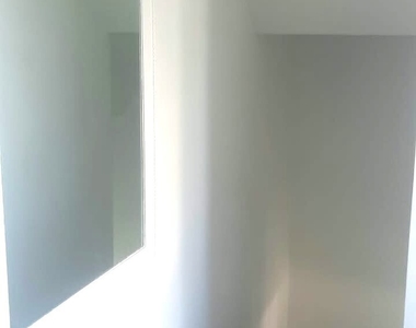 144 Colonial Road - Photo Thumbnail 9