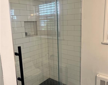 851 Pequot Avenue - Photo Thumbnail 4