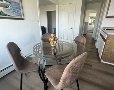 851 Pequot Avenue - Photo Thumbnail 10