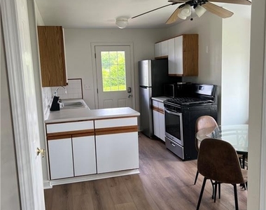 851 Pequot Avenue - Photo Thumbnail 7