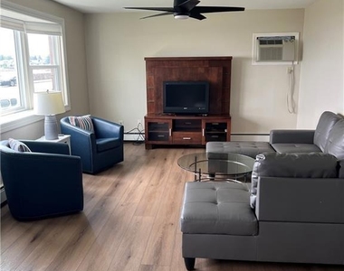 851 Pequot Avenue - Photo Thumbnail 1