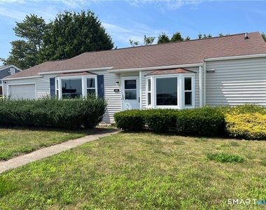851 Pequot Avenue - Photo Thumbnail 14
