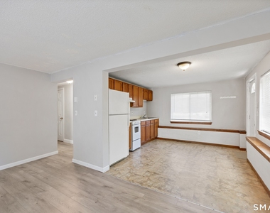 2743 Main Street - Photo Thumbnail 2