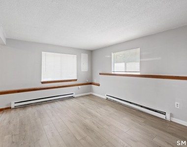 2743 Main Street - Photo Thumbnail 4
