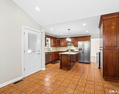 375 Hope Street - Photo Thumbnail 12