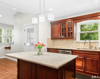 375 Hope Street - Photo Thumbnail 14
