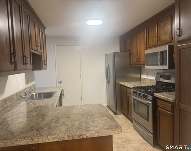 94 Oak Forest Drive - Photo Thumbnail 9