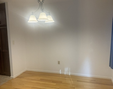 94 Oak Forest Drive - Photo Thumbnail 16