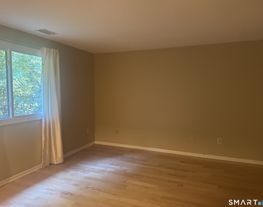 94 Oak Forest Drive - Photo Thumbnail 18