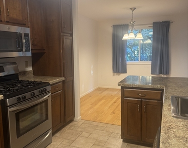 94 Oak Forest Drive - Photo Thumbnail 21