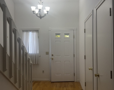 94 Oak Forest Drive - Photo Thumbnail 12
