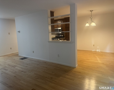 94 Oak Forest Drive - Photo Thumbnail 7