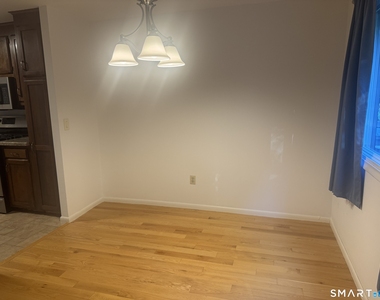 94 Oak Forest Drive - Photo Thumbnail 5