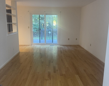 94 Oak Forest Drive - Photo Thumbnail 6
