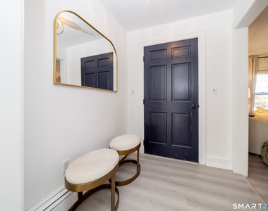 209 Peaceable Street - Photo Thumbnail 4