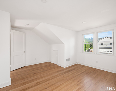 3 Devon Avenue - Photo Thumbnail 16