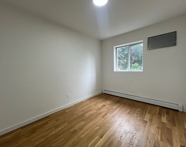 957 Kent Avenue - Photo Thumbnail 4