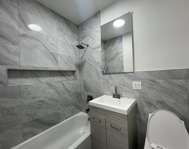 957 Kent Avenue - Photo Thumbnail 2
